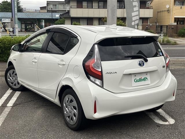 Toyota AQUA 2018 7425401-14