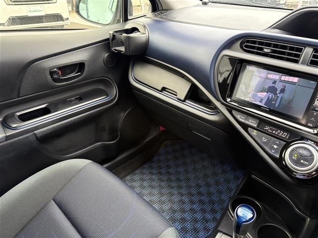 Toyota AQUA 2015 7425421-6