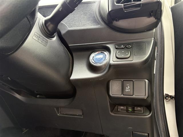 Toyota AQUA 2015 7425421-7