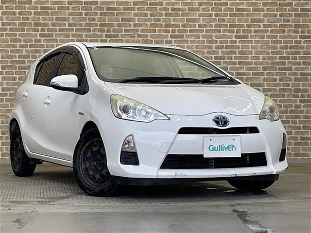 Toyota AQUA 2013 7425422-0