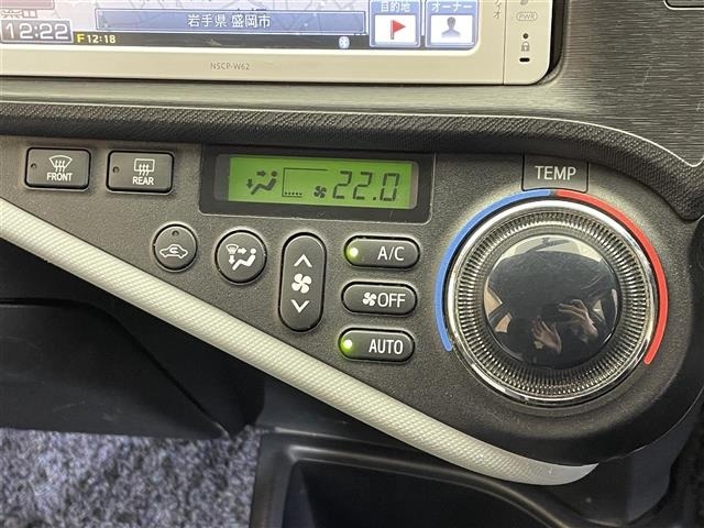 Toyota AQUA 2013 7425422-1