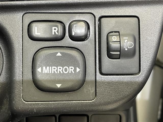 Toyota AQUA 2013 7425422-7