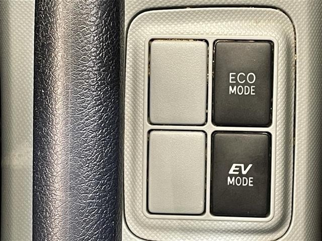 Toyota AQUA 2013 7425422-9