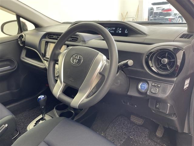 Toyota AQUA 2015 7425431-1