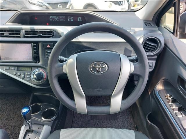 Toyota AQUA 2014 7425465-13