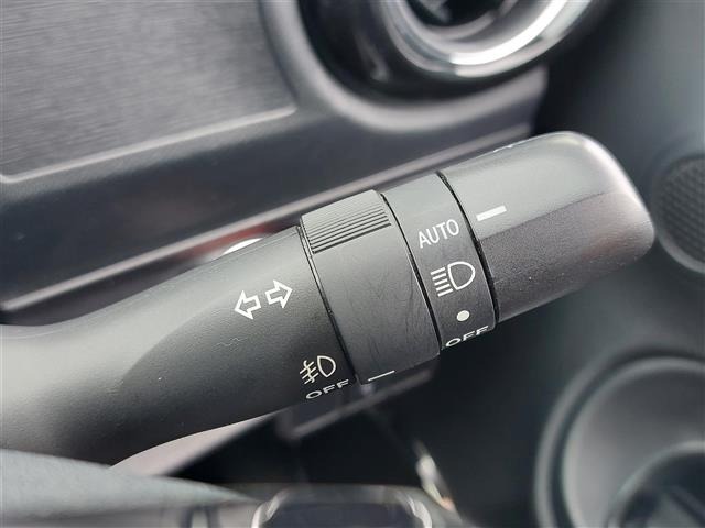 Toyota AQUA 2017 7425484-1