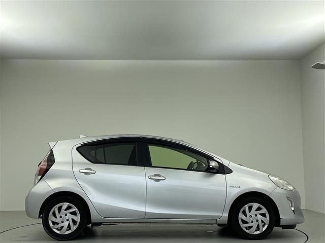 Toyota AQUA 2015 7425496-13