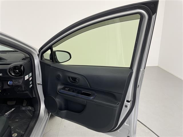 Toyota AQUA 2015 7425496-6