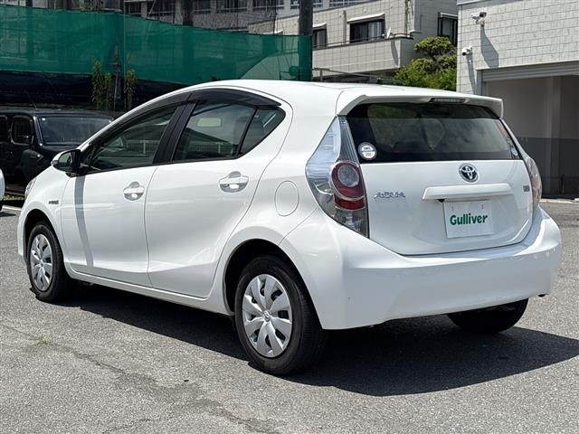 Toyota AQUA 2015 7425508-13