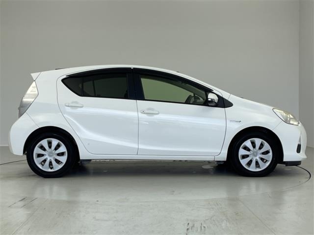 Toyota AQUA 2012 7425640-13