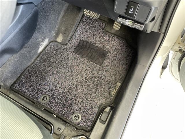 Toyota AQUA 2012 7425640-7