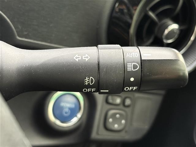 Toyota AQUA 2018 7425641-3
