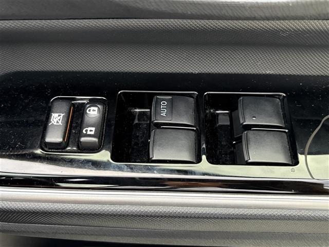 Toyota AQUA 2018 7425641-8