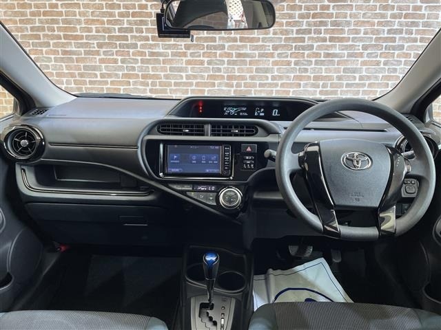 Toyota AQUA 2017 7425657-14