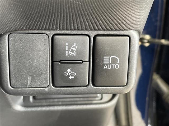 Toyota AQUA 2017 7425657-7
