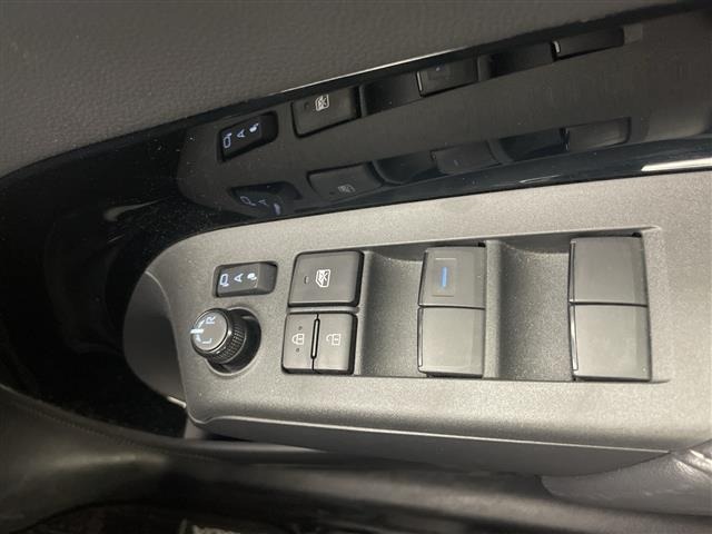 Toyota AQUA 2023 7425665-8