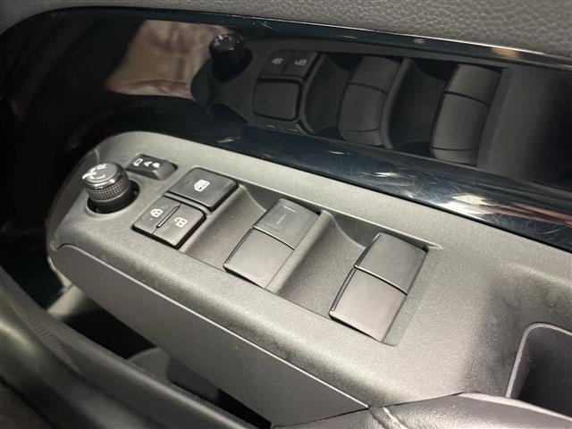 Toyota AQUA 2024 7425673-4