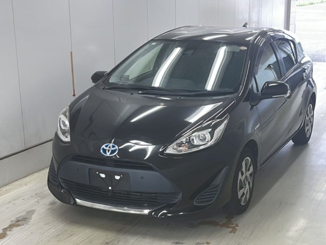 Toyota AQUA 2020 7425675-0