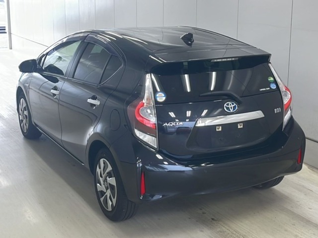 Toyota AQUA 2020 7425675-1