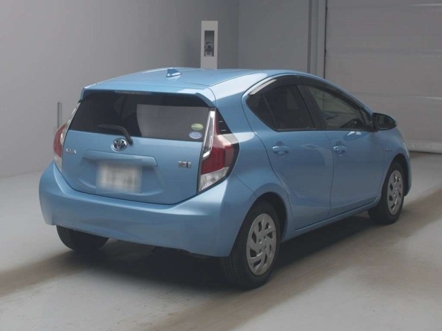 Toyota AQUA 2017 7425684-1