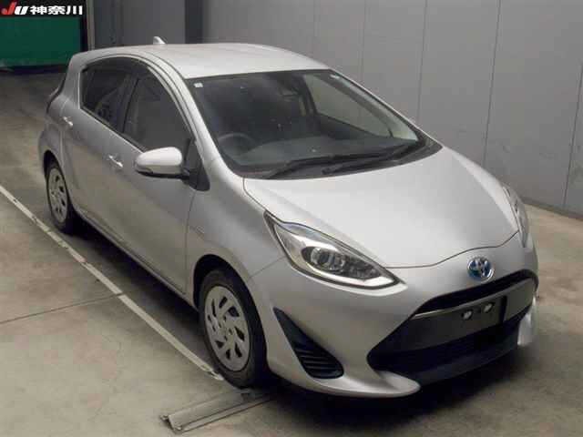 Toyota AQUA 2018 7425692-0