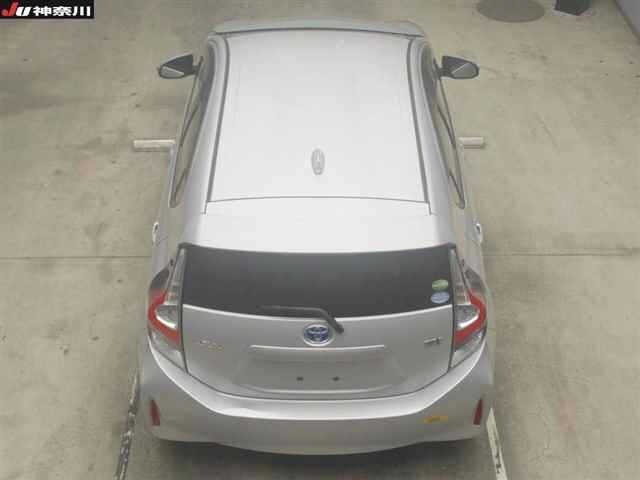 Toyota AQUA 2018 7425692-5