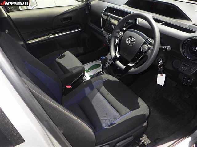 Toyota AQUA 2018 7425692-8