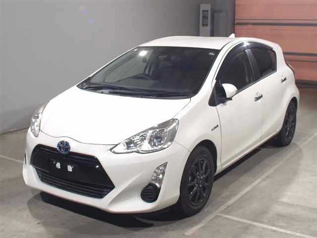 Toyota AQUA 2017 7425694-0