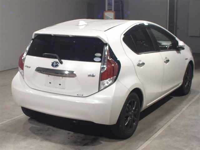 Toyota AQUA 2017 7425694-1