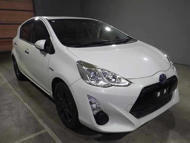 Toyota AQUA 2017 7425694-3