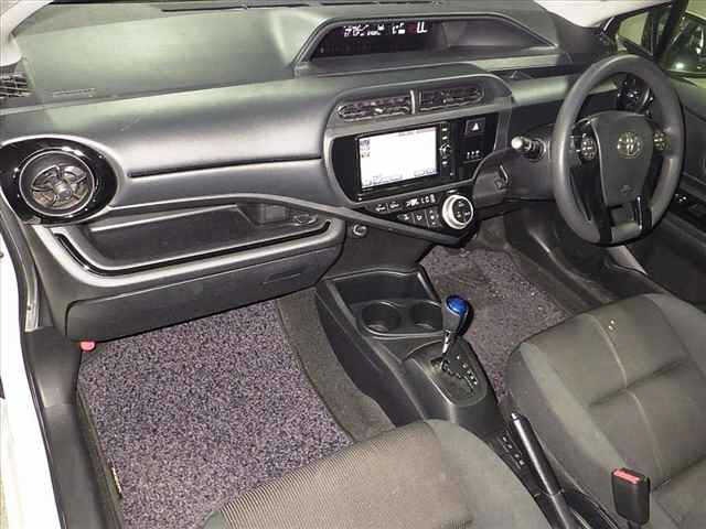 Toyota AQUA 2017 7425694-5