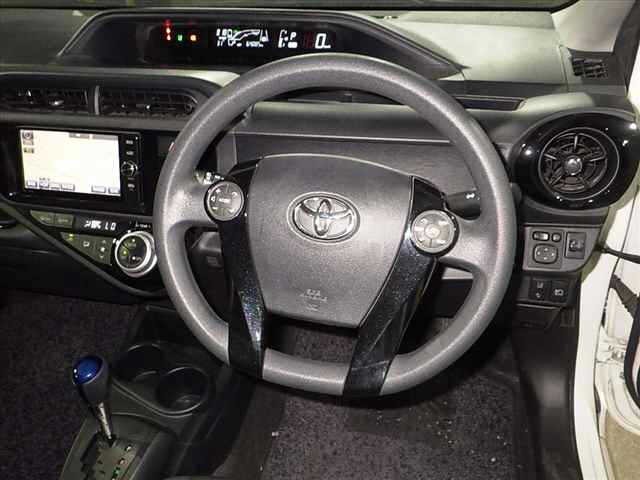 Toyota AQUA 2017 7425694-8