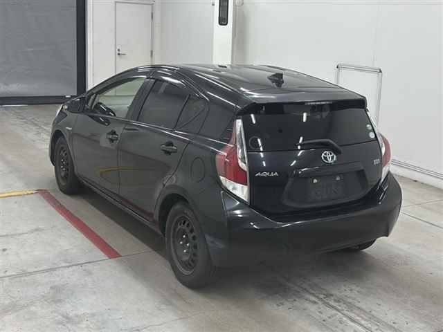 Toyota AQUA 2015 7425699-1