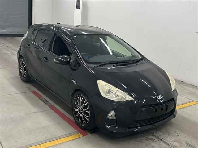 Toyota AQUA 2012 7425706-0