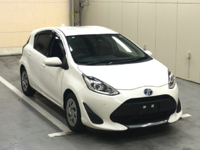 Toyota AQUA 2021 7425717-0