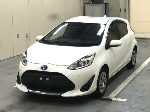 Toyota AQUA 2021 7425717-2