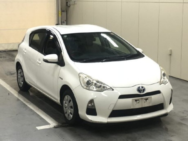 Toyota AQUA 2014 7425718-0