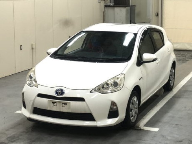 Toyota AQUA 2014 7425718-2