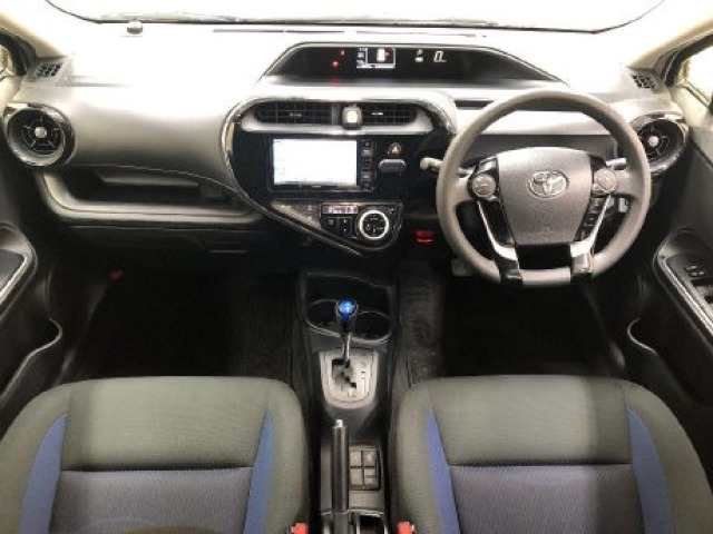 Toyota AQUA 2021 7425726-4