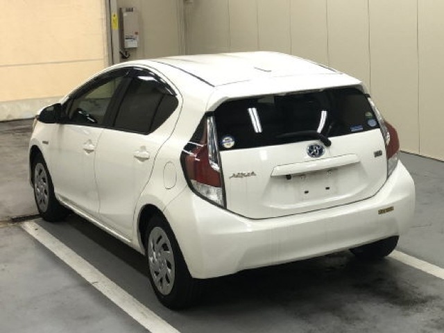 Toyota AQUA 2017 7425727-1