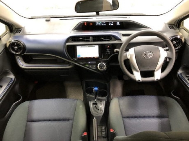 Toyota AQUA 2017 7425727-4