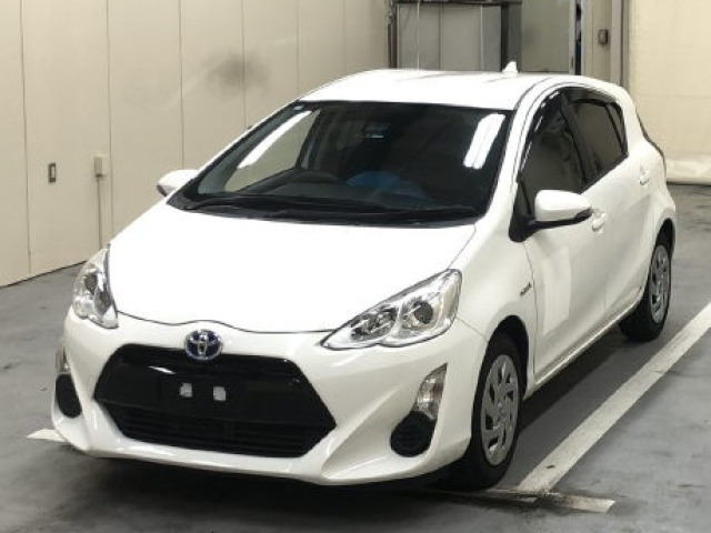 Toyota AQUA 2017 7425728-2