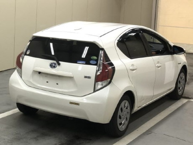Toyota AQUA 2017 7425728-3