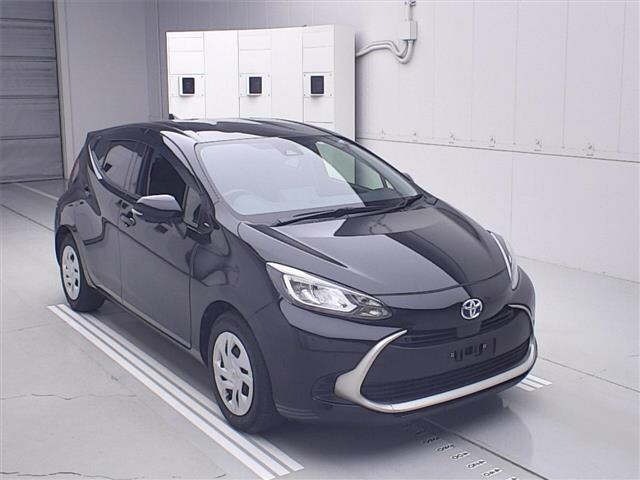 Toyota AQUA 2022 7425807-0