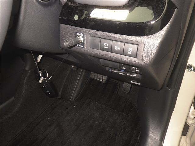 Toyota AQUA 2024 7425861-8