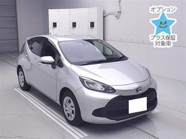 Toyota AQUA 2022 7425871-0