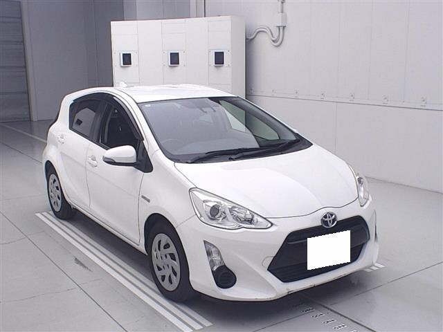 Toyota AQUA 2016 7425930-0