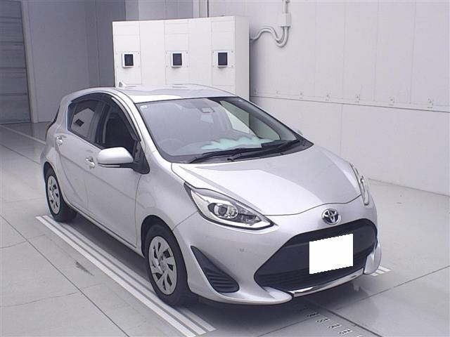 Toyota AQUA 2021 7425931-0