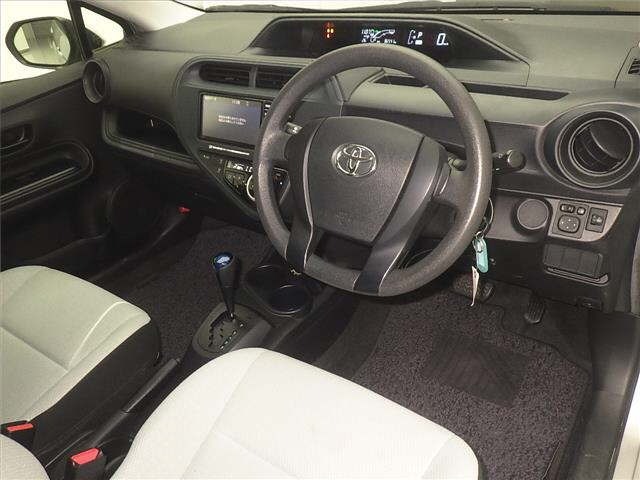 Toyota AQUA 2021 7425934-3