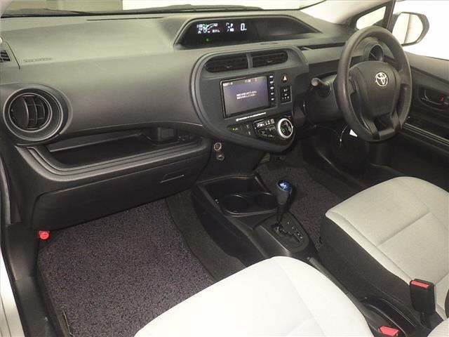 Toyota AQUA 2021 7425934-4